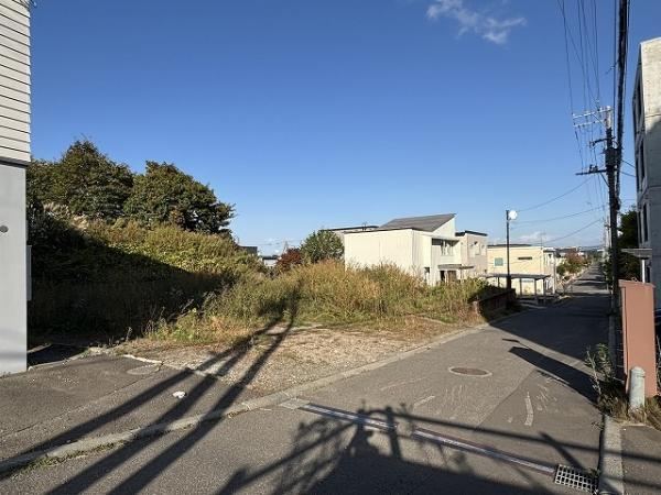 370 m² land in Kitahiroshima, Hokkaido - Photo 1