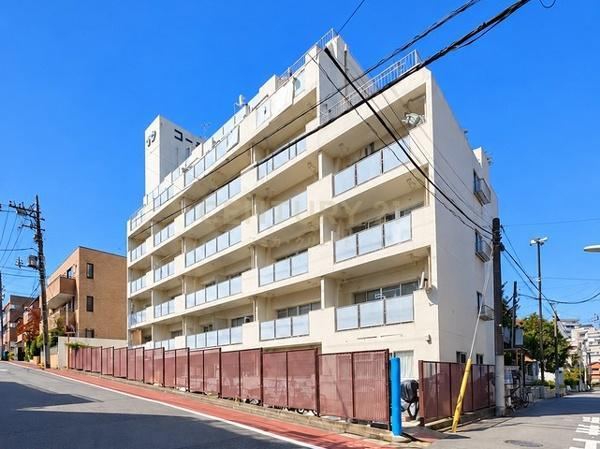 1LDK apartment in Shinagawa Ward, Tokyo - Photo 1