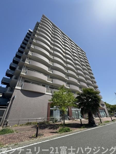 3LDK apartment in Chigasaki, Kanagawa - Photo 1