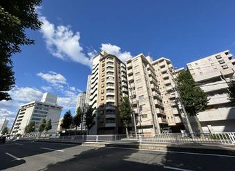 4LDK apartment in Atsuta Ward, Nagoya
