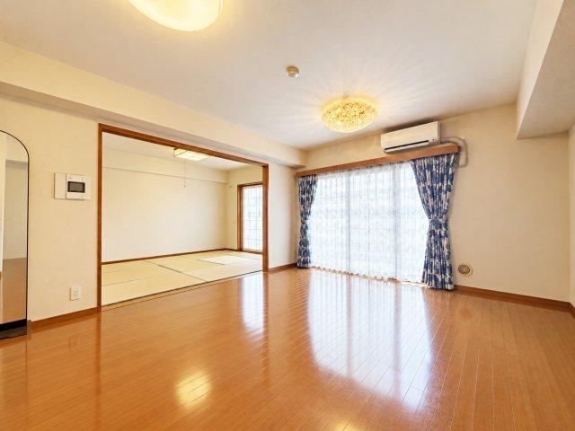4LDK apartment in Sumiyoshi Ward, Osaka - Photo 1