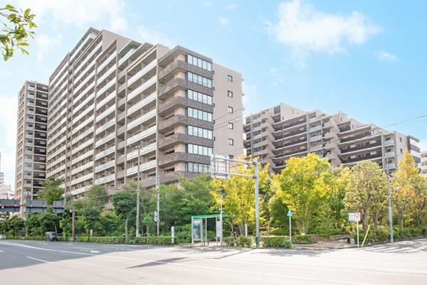 3LDK apartment in Shinagawa Ward, Tokyo - Photo 1