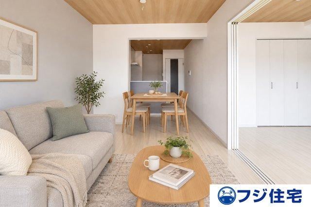 3LDK apartment in Tondabayashi, Osaka - Photo 1