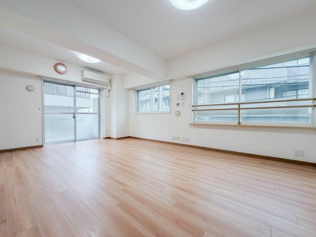 studio apartment in Shibuya Ward, Tokyo - Photo 1