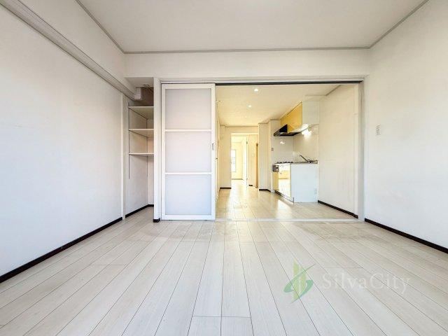 2DK apartment in Itabashi Ward, Tokyo - Photo 1