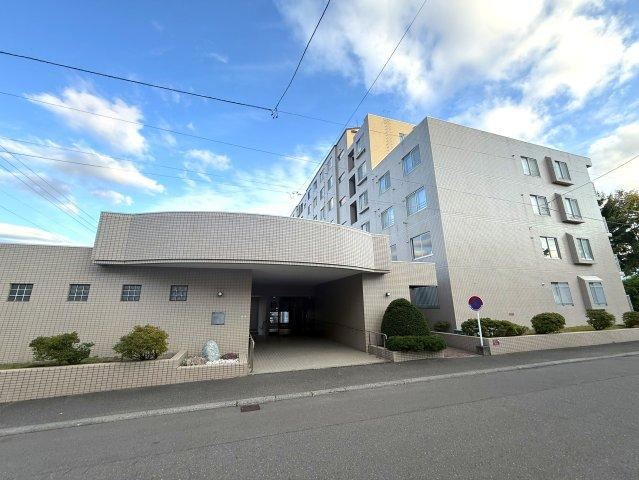 4LDK apartment in Shiroishi Ward, Sapporo, Hokkaido - Photo 1