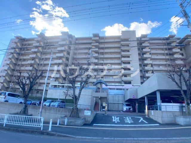 4LDK apartment in Hirakata, Osaka - Photo 1