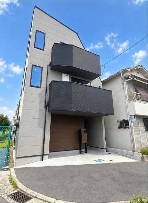 3LDK+S house in Nishinomiya, Hyogo - Photo 1
