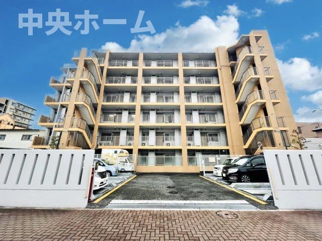 3LDK apartment in Katsushika Ward, Tokyo - Photo 1