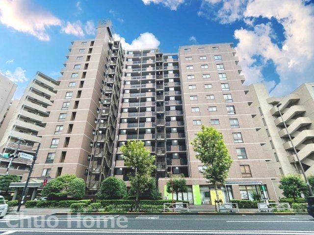 4LDK apartment in Sumida Ward, Tokyo - Photo 1