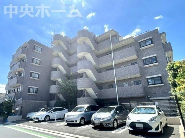 2LDK apartment in Katsushika Ward, Tokyo - Photo 1