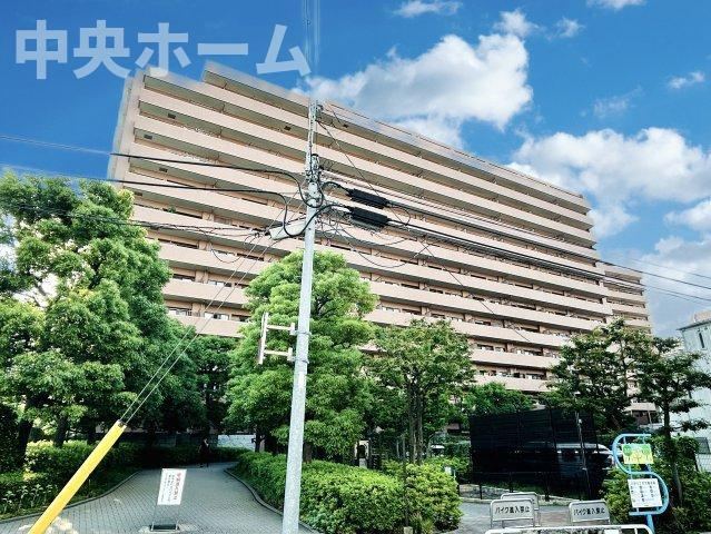 3LDK apartment in Koto Ward, Tokyo - Photo 1