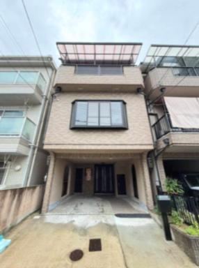 4LDK house in Higashiosaka, Osaka - Photo 1