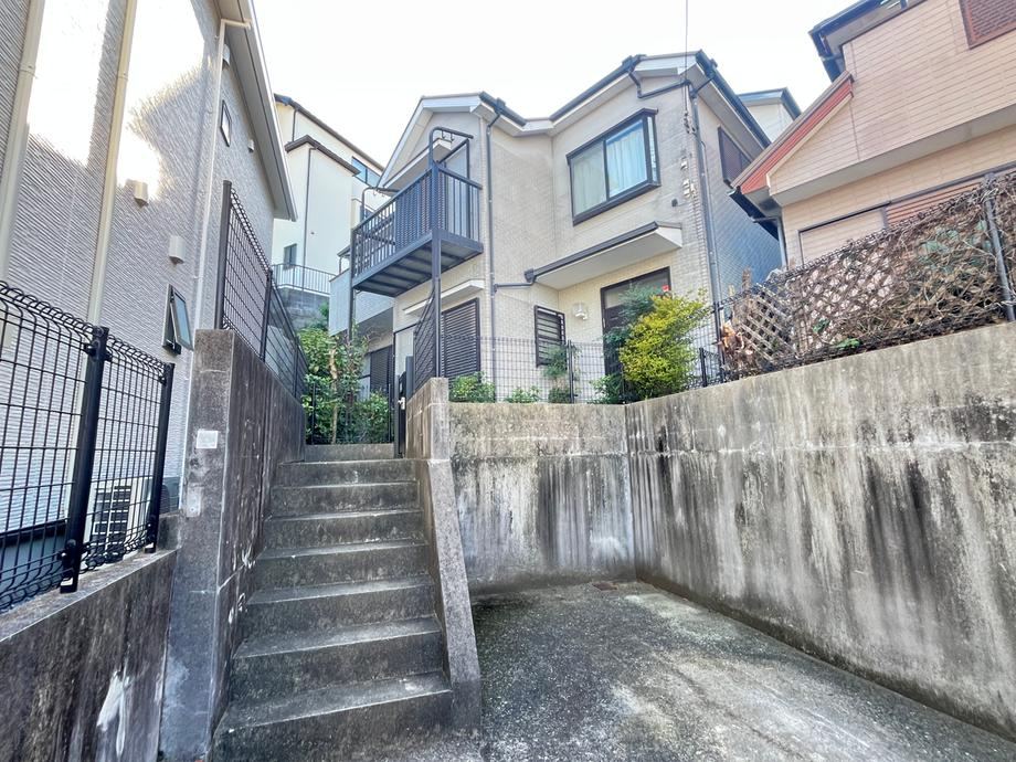 4LDK house in Konan Ward, Yokohama, Kanagawa - Photo 1