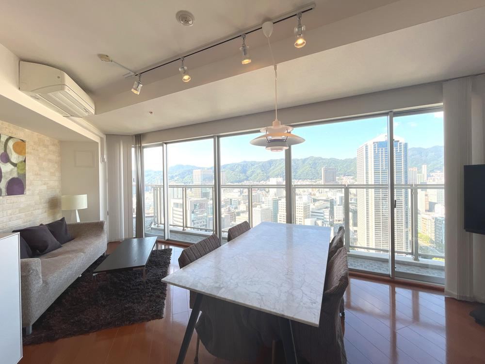 2LDK apartment in Chuo Ward, Kobe, Hyogo - Photo 1
