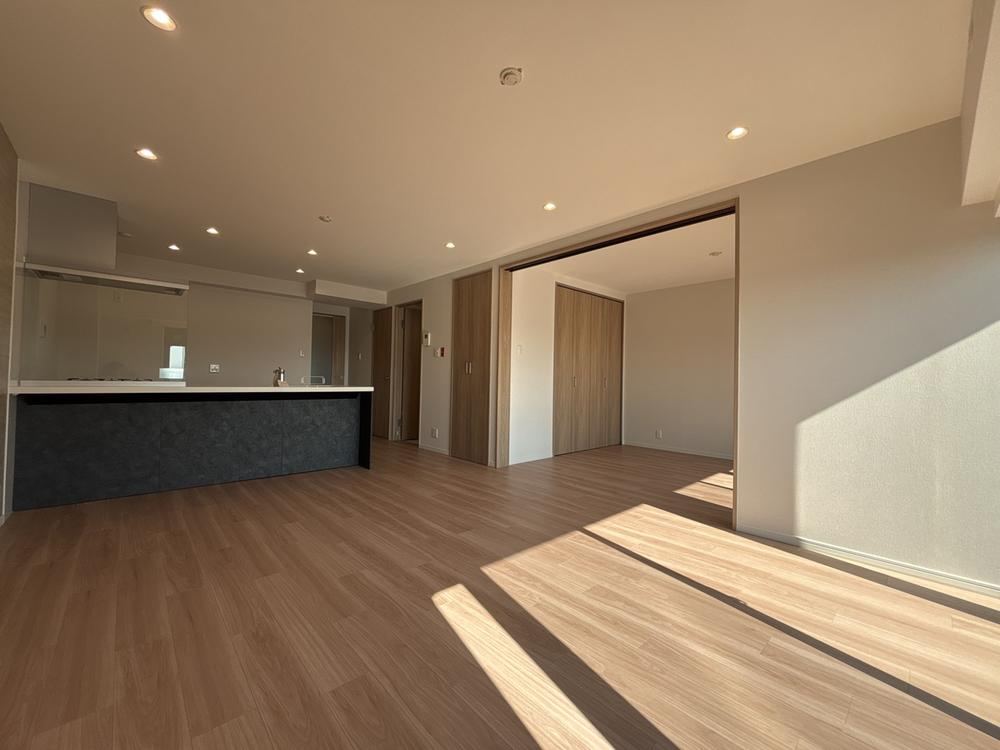 3LDK apartment in Toyonaka, Osaka - Photo 1