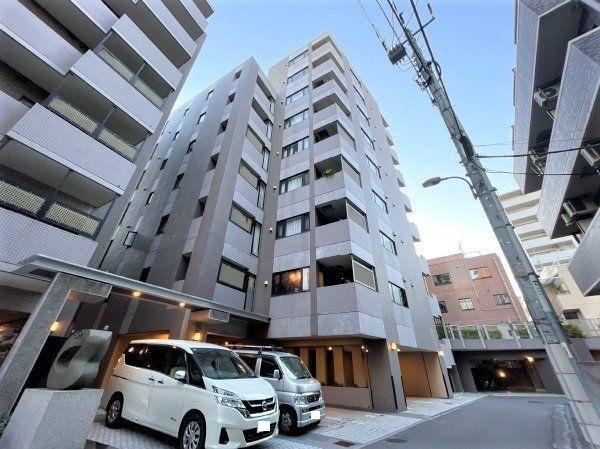 3LDK+S apartment in Shinjuku Ward, Tokyo - Photo 1