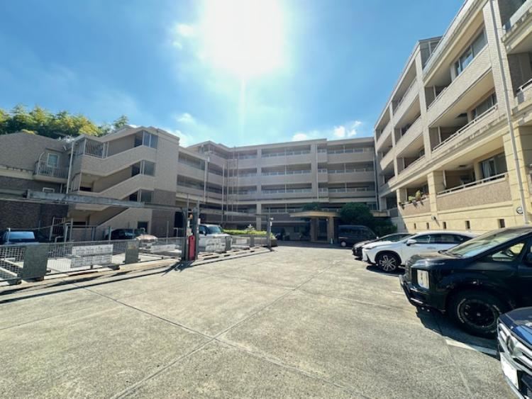 2LDK+S apartment in Aoba Ward, Yokohama, Kanagawa - Photo 1