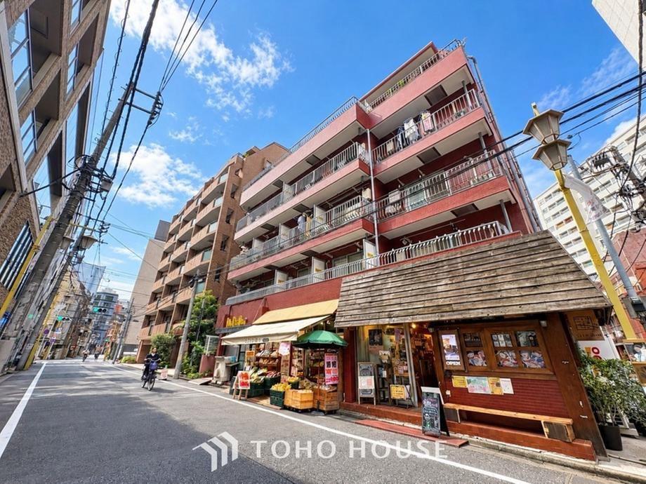 2LDK apartment in Shinjuku Ward, Tokyo - Photo 1