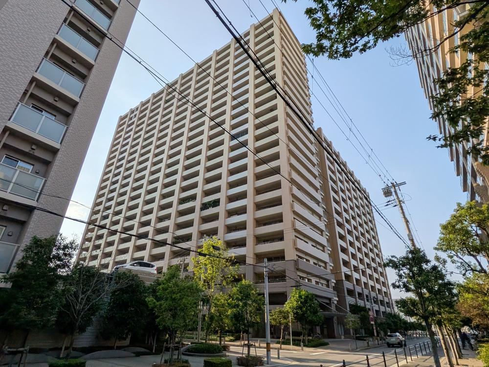 3LDK apartment in Joto Ward, Osaka - Photo 1