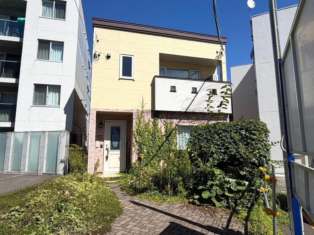3LDK house in Higashi Ward, Sapporo, Hokkaido - Photo 1