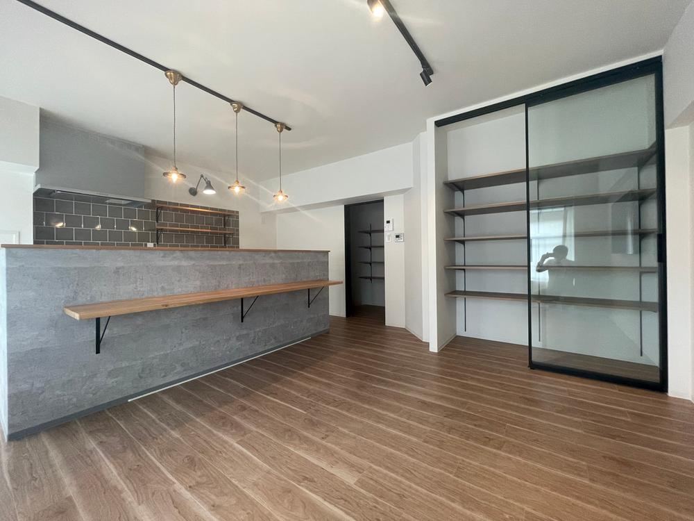 4LDK house in Yao, Osaka - Photo 1