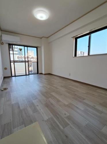 studio apartment in Toshima Ward, Tokyo - Photo 1