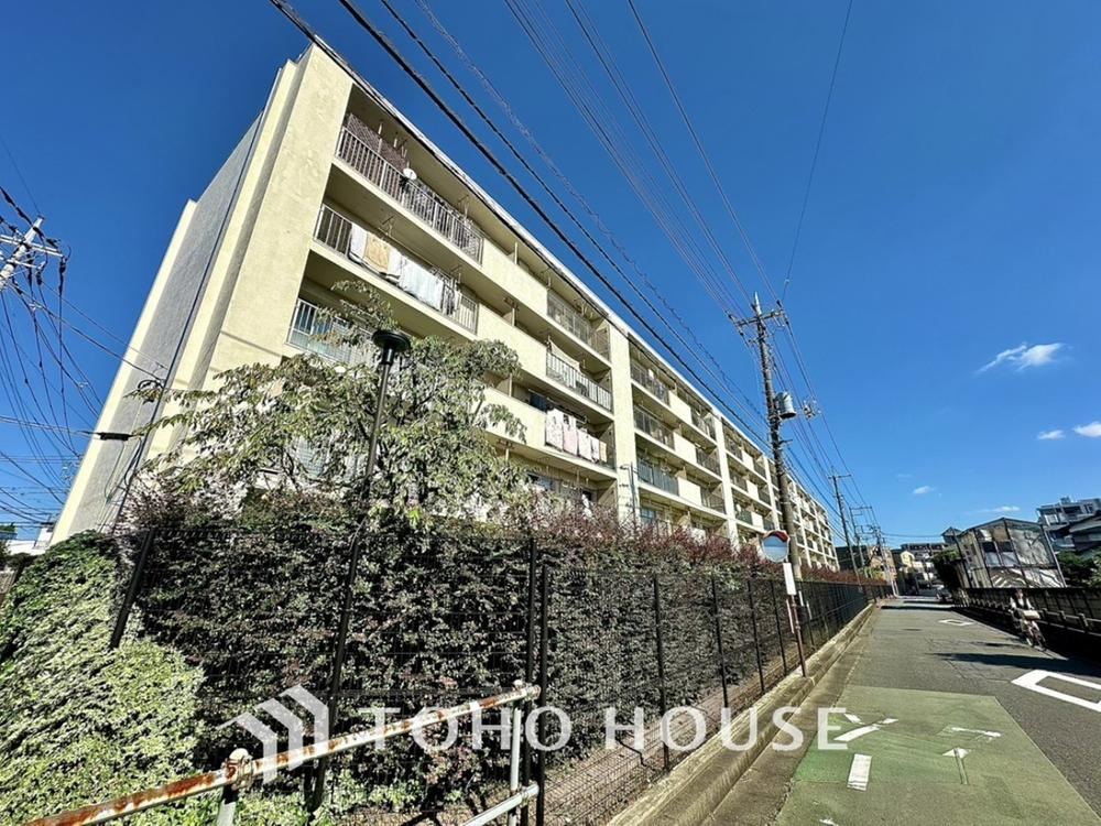 2LDK apartment in Inagi, Tokyo - Photo 1