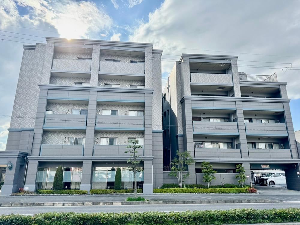 4LDK apartment in Kashihara, Nara - Photo 1