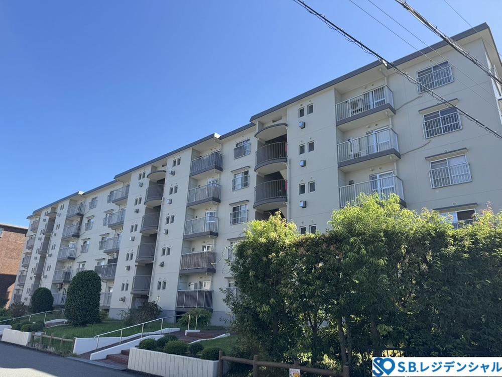 4LDK apartment in Kashihara, Nara - Photo 1