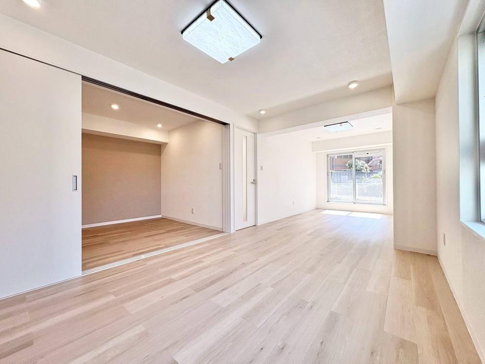 2LDK+S apartment in Itabashi Ward, Tokyo - Photo 1