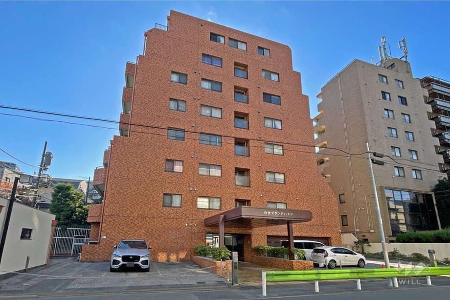 3LDK+S apartment in Minato Ward, Tokyo - Photo 1