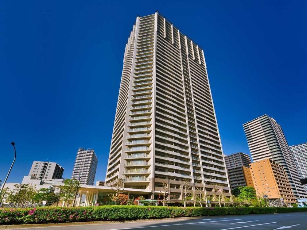 2LDK apartment in Minato Ward, Tokyo - Photo 1