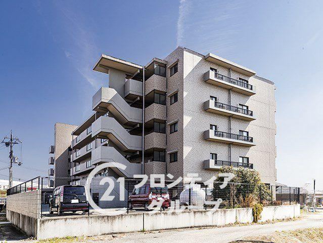 4LDK apartment in Akashi, Hyogo - Photo 1