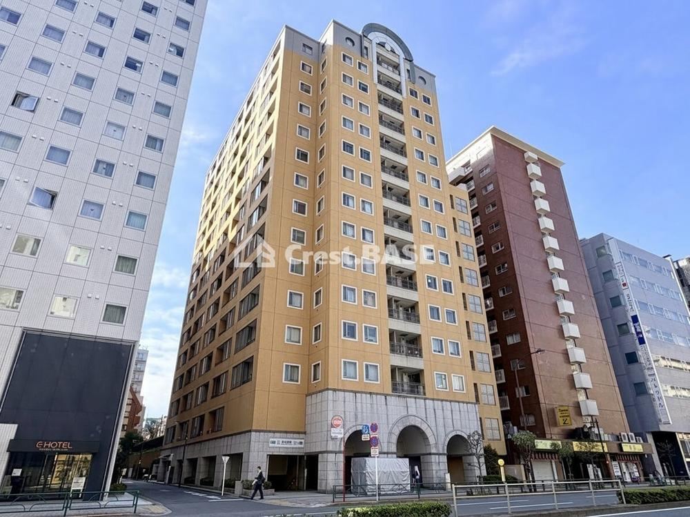 3LDK apartment in Shinjuku Ward, Tokyo - Photo 1