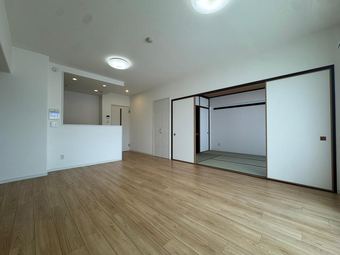 3LDK apartment in Tempaku Ward, Nagoya