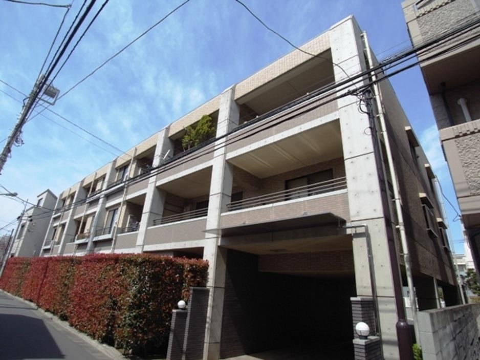3LDK apartment in Nakano Ward, Tokyo - Photo 1