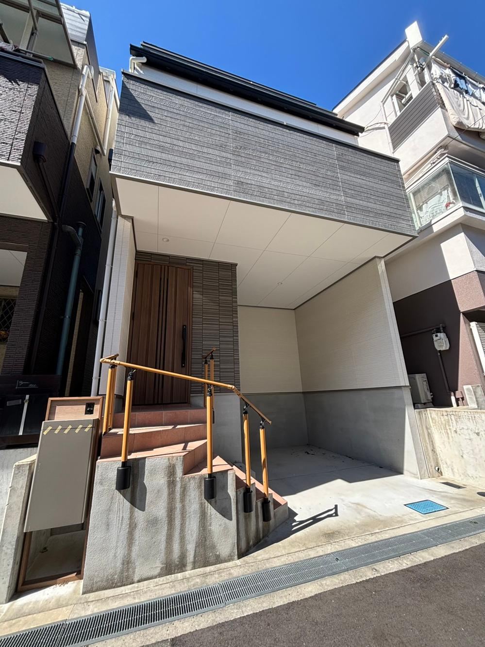 2LDK house in Toyonaka, Osaka - Photo 1
