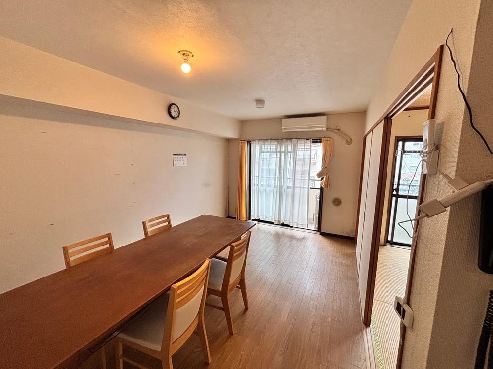 3DK apartment in Shinjuku Ward, Tokyo - Photo 1