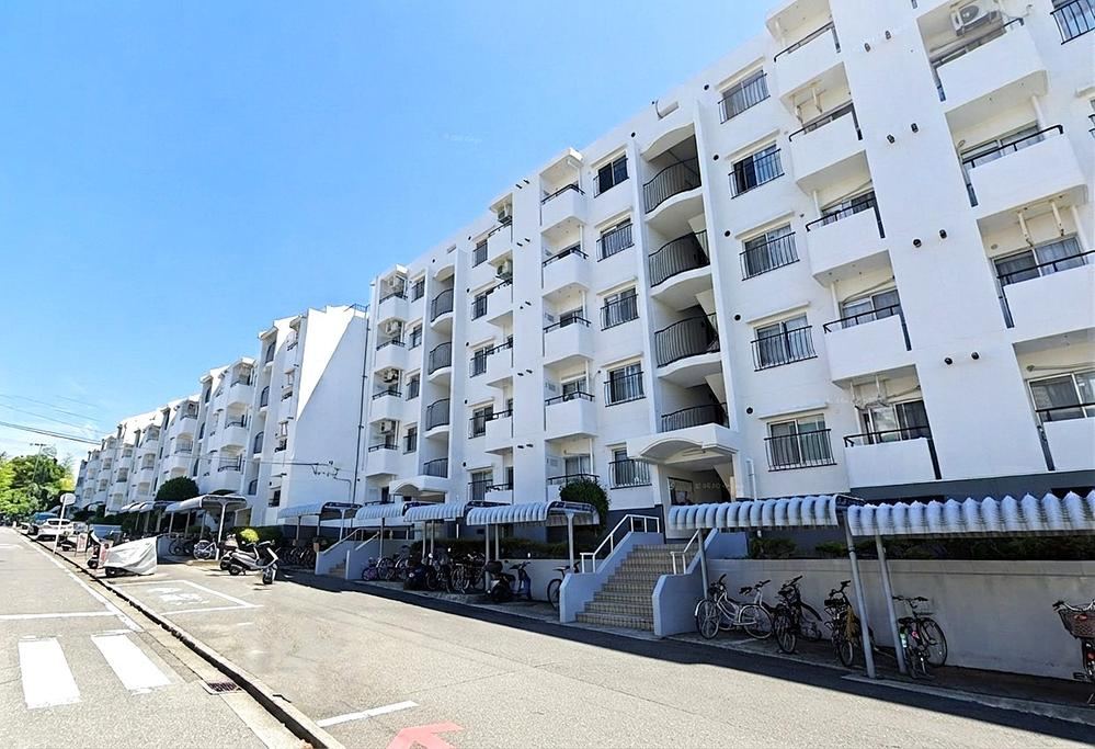 3LDK apartment in Sakae Ward, Yokohama, Kanagawa - Photo 1