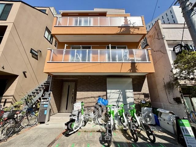 3LDK house in Shibuya Ward, Tokyo - Photo 1