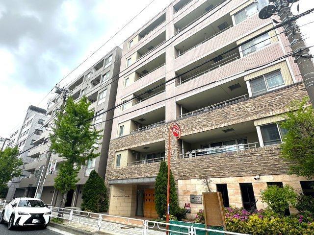 2LDK apartment in Naka Ward, Yokohama, Kanagawa - Photo 1