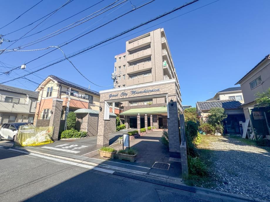 2LDK apartment in Minami Ward, Saitama - Photo 1
