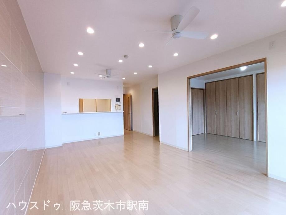 4LDK apartment in Toyonaka, Osaka - Photo 1