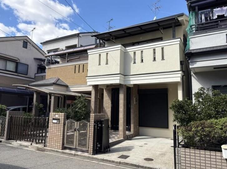 4LDK house in Higashiosaka, Osaka - Photo 1