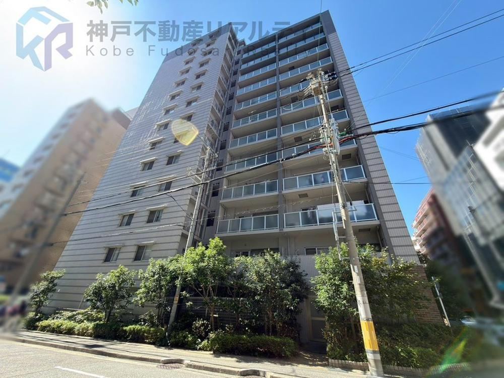 2LDK apartment in Chuo Ward, Kobe, Hyogo - Photo 1