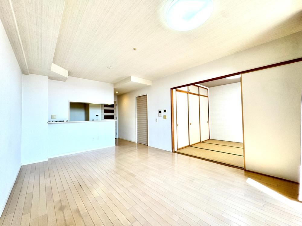 3LDK apartment in Amagasaki, Hyogo - Photo 1