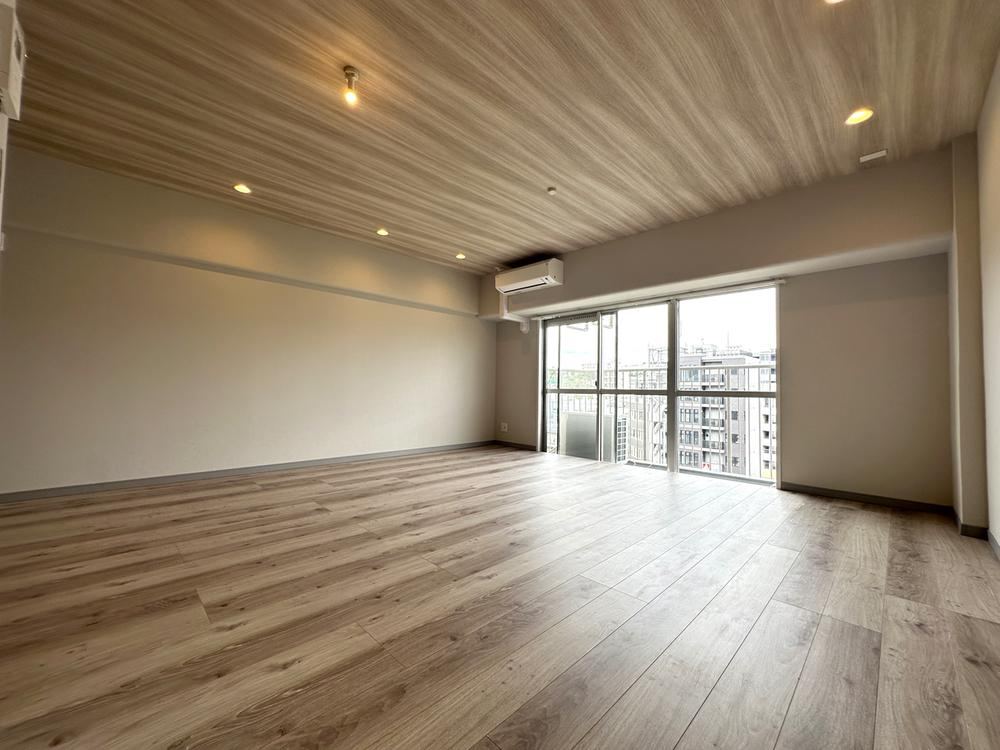 2LDK+S apartment in Naka Ward, Yokohama, Kanagawa - Photo 1