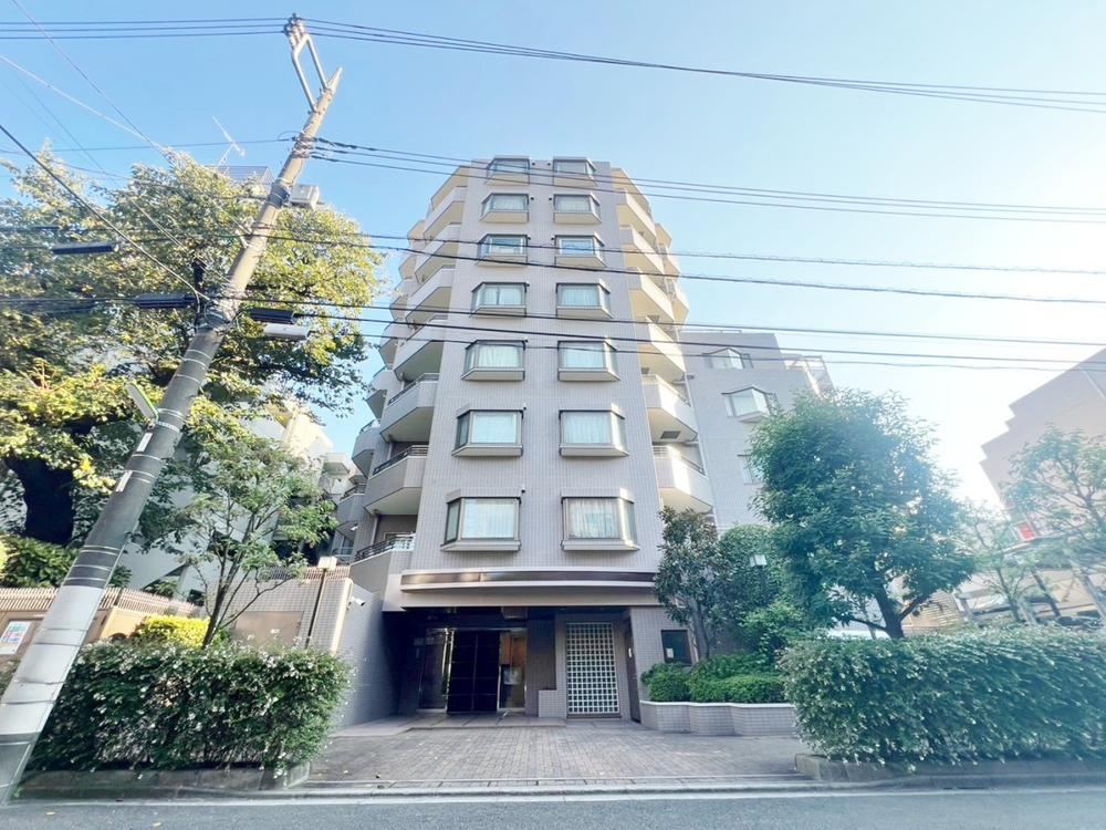 3LDK+S apartment in Shinagawa Ward, Tokyo - Photo 1
