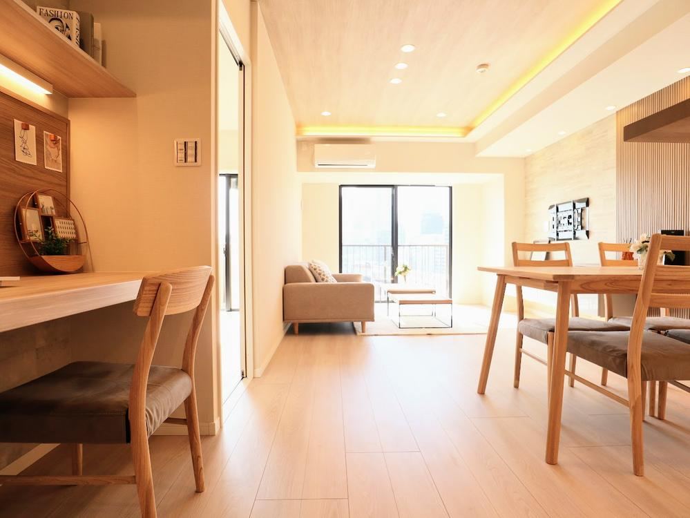 2LDK+S apartment in Toshima Ward, Tokyo - Photo 1